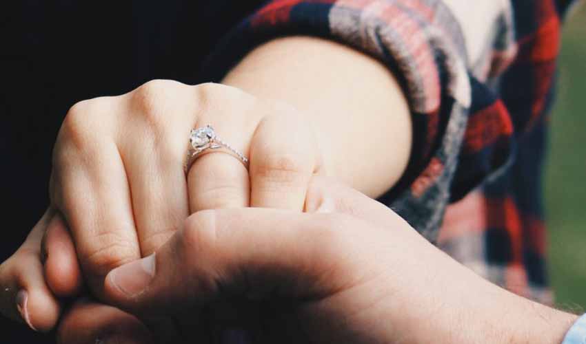 Çifti i njohur i showbiz-it i jep fund lidhjes