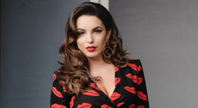 Armina, një lepurushe seksi për Halloween (FOTO)