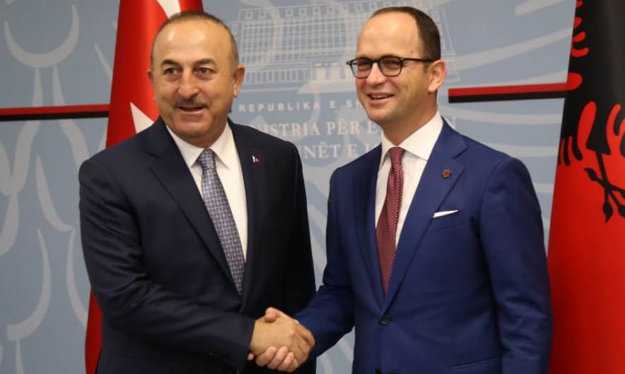 Ministri turk takon Bushatin: Do të ndërtojmë shkolla të reja në Shqipëri