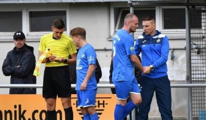 U dhunua nga futbollistët shqiptarë, trajneri rrëfen tmerrin: Më kërcënuan se do më vrisnin