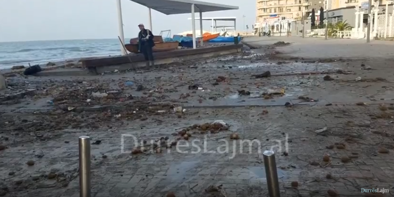 Çfarë la pas fortunali në shëtitoren “Taulantia” në Durrës (VIDEO)