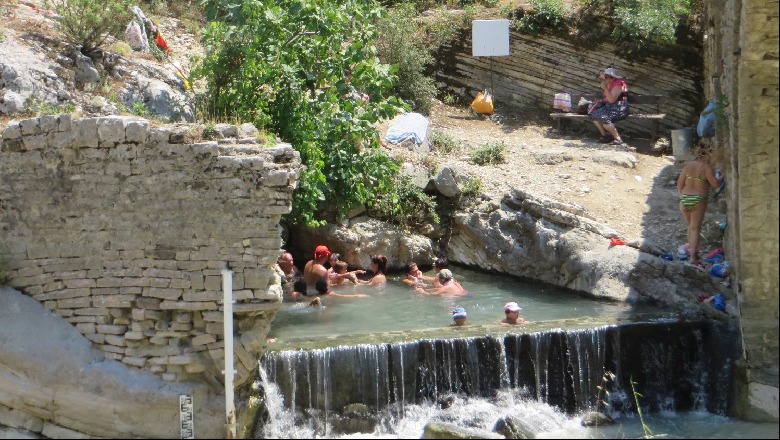 Vdekja e 60-vjeçares në llixha dyshohet se erdhi nga gazrat