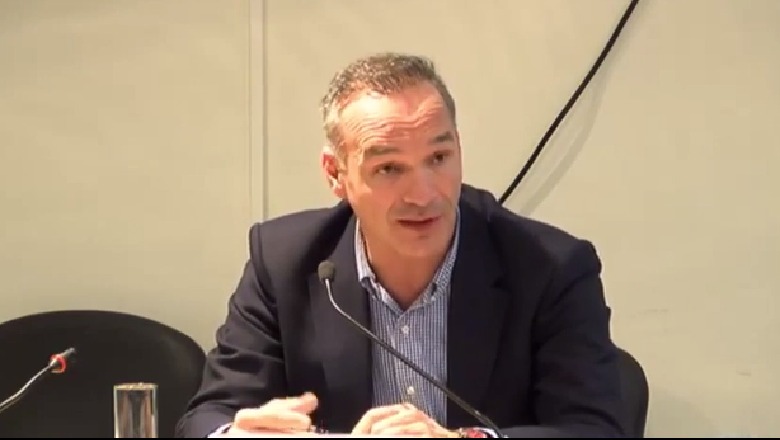 I ‘armatosur’ me simbole të Vorio Epirit për varrimin e Kaçifas, bllokohet ekstremisti i njohur grek