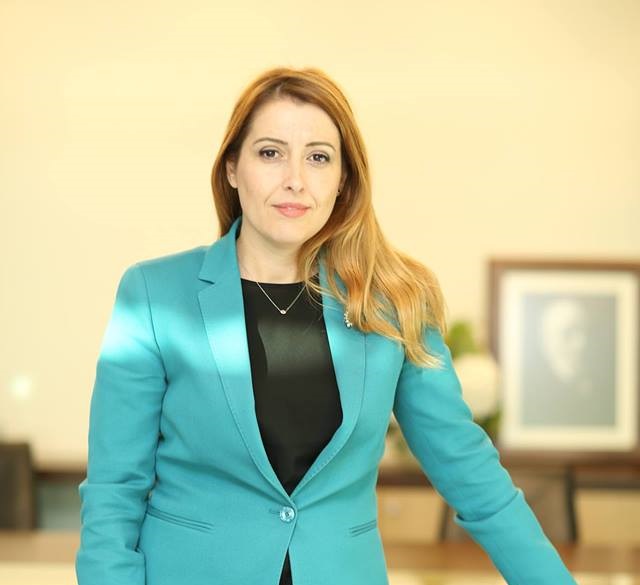 “Ilaçe të skaduara në QSUT”, reagon Manastirliu: Përballë shpifjeve janë faktet dhe shifrat