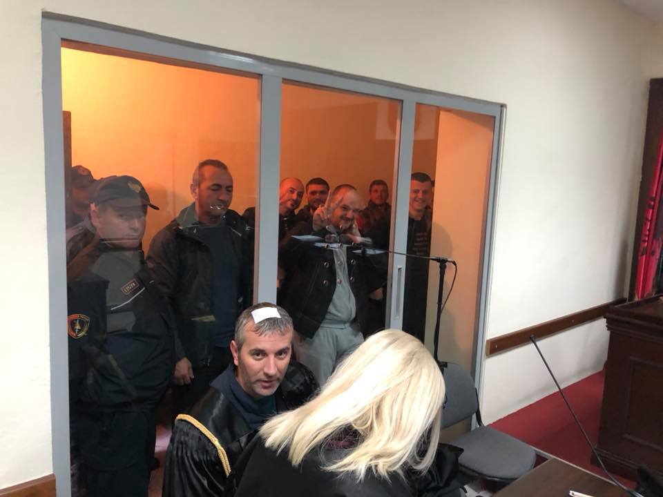 Salianji nxjerr foto nga seanca: “Provat” e prokurorisë