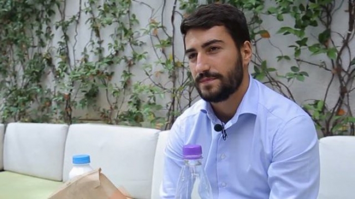 “Goditi me karrige, erdhi policia”, Oni Hysenbelliu: Një femër na futi në sherr