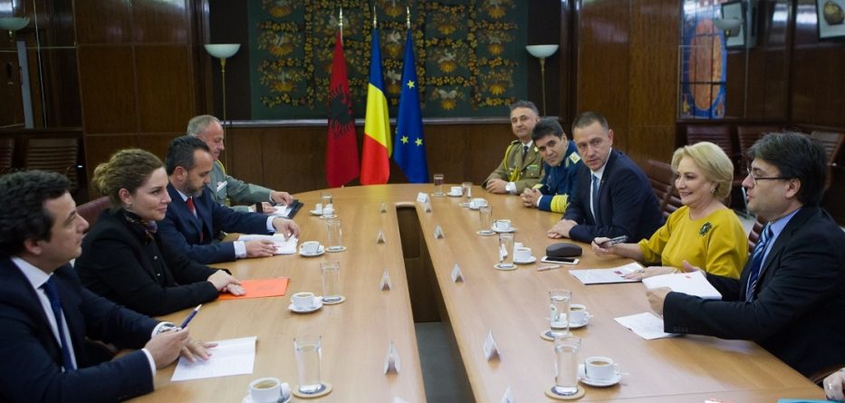 Xhaçka vizitë në Rumani, merr mbështetje për negociatat e Shqipërisë me BE-në