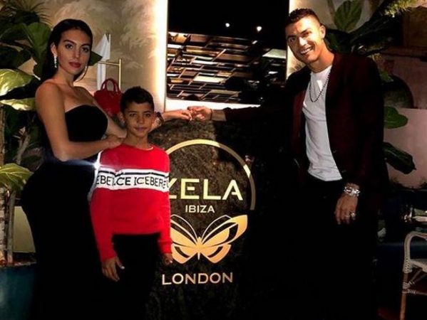 Cristiano Ronaldo blen dy shishe verë 31 mijë euro