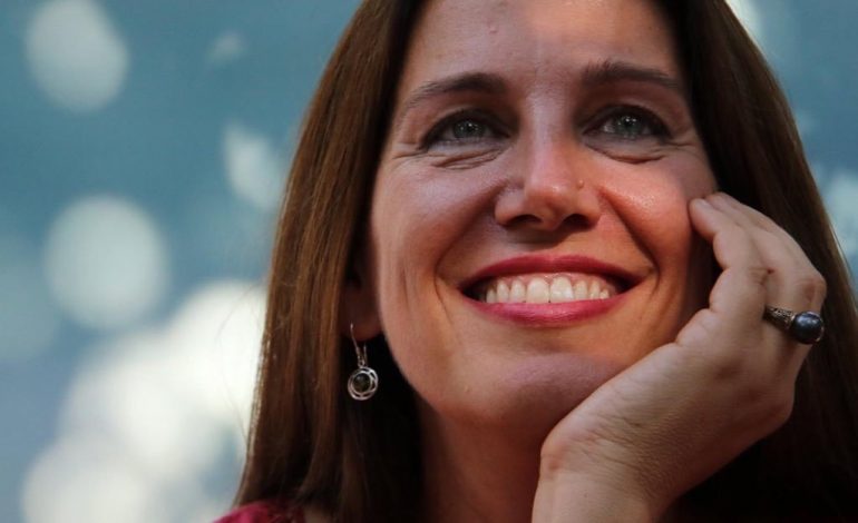 “Don’t f*ck them”/ Ministrja Kumbaro habit me postimin, shpërthejnë komentet