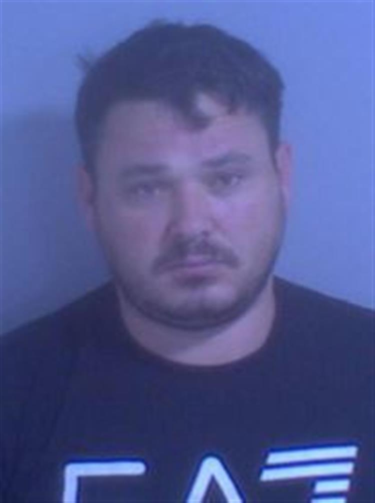 EMRAT/ Bënin namin me klandestinë, 16 vite burg për shqiptarët (FOTO)