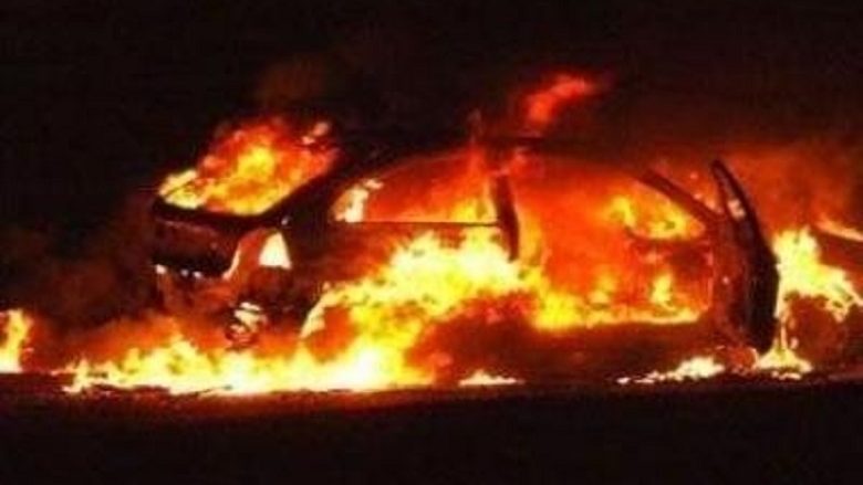 20-vjeçarit në Sukth i digjet makina