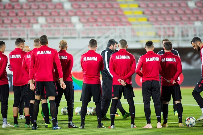 Panuçi kërkon llogari në stërvitje, priten ndryshime ndaj Uellsit