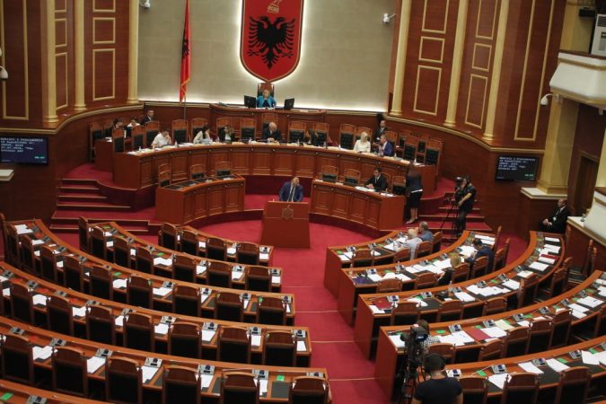 Buxheti në komisione, të enjten nuk ka seancë plenare