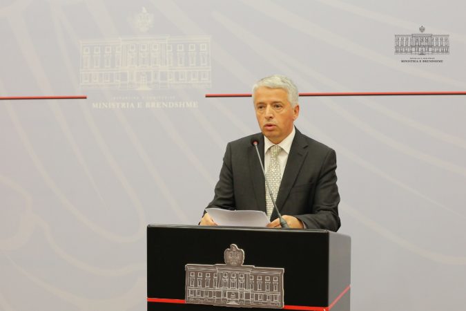 Lleshaj takon drejtuesit e policisë në Lezhë