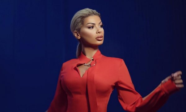 Fansat e Luanës surpriza të papara, e lënë pa fjalë moderatoren (VIDEO)