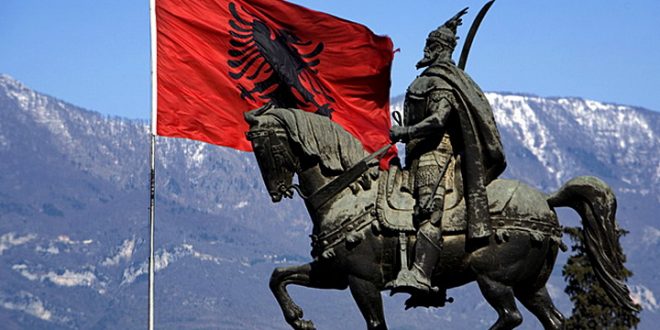 Gazeta zvicerane uron në shqip: Gëzuar ditën e Flamurit!