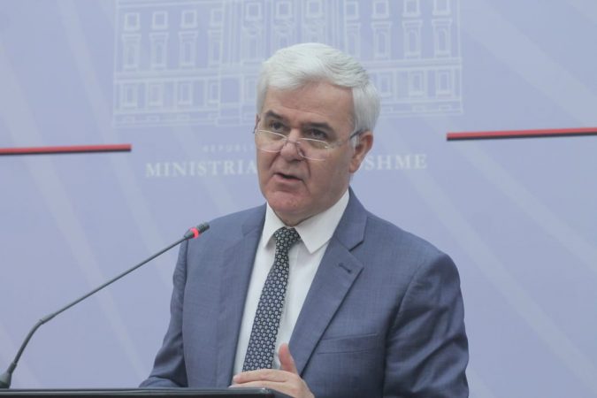 “Ndëshkimi i të fortëve”, Xhafaj: S’është show, daullexhinjtë avazin