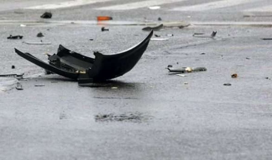 I jepte makinës i dehur, përplas rëndë 49-vjeçaren