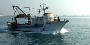 Greqi, përplaset me shkëmbinjtë anija me flamurin shqiptar