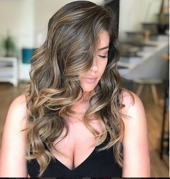 “Ish-bashkëshorti më dhunonte”, aktorja shqiptare rrëfen të kaluarën e vështirë