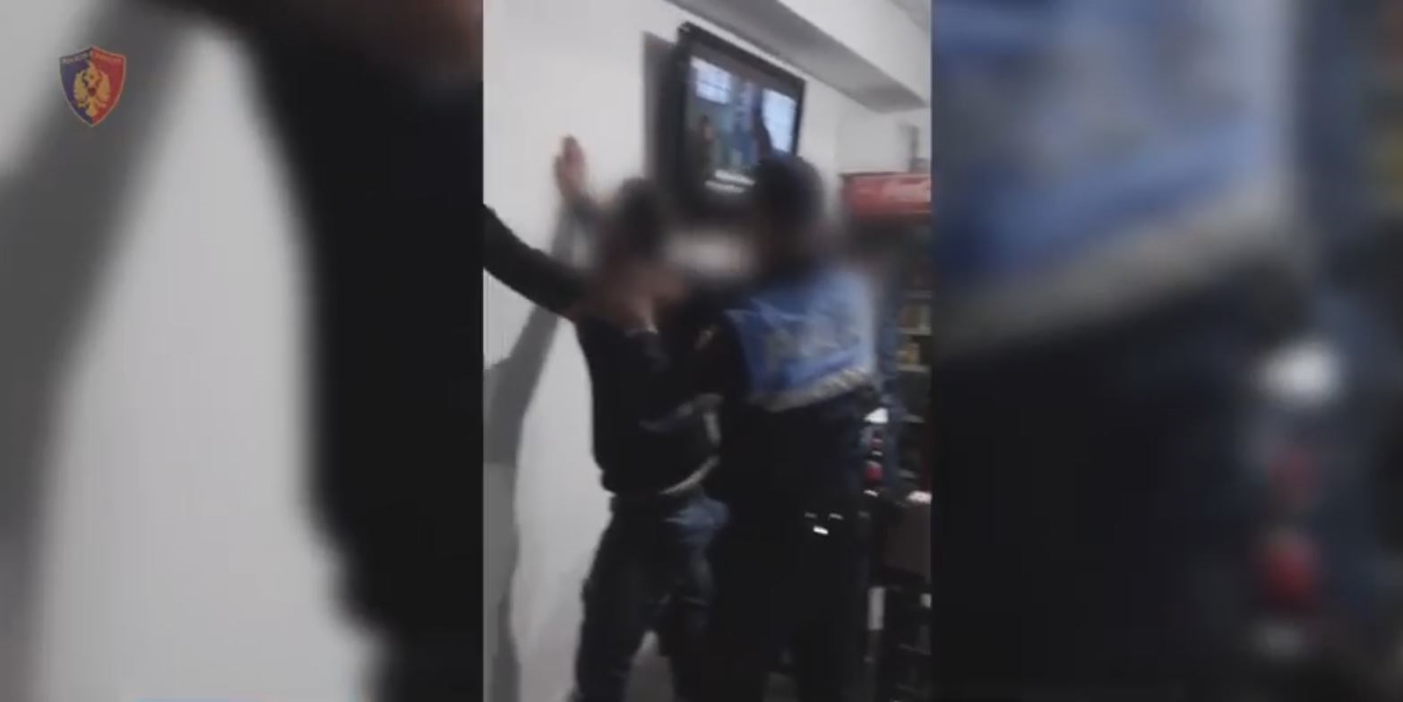 “Ndëshkimi i të fortëve”, policia arreston 21-vjeçarin