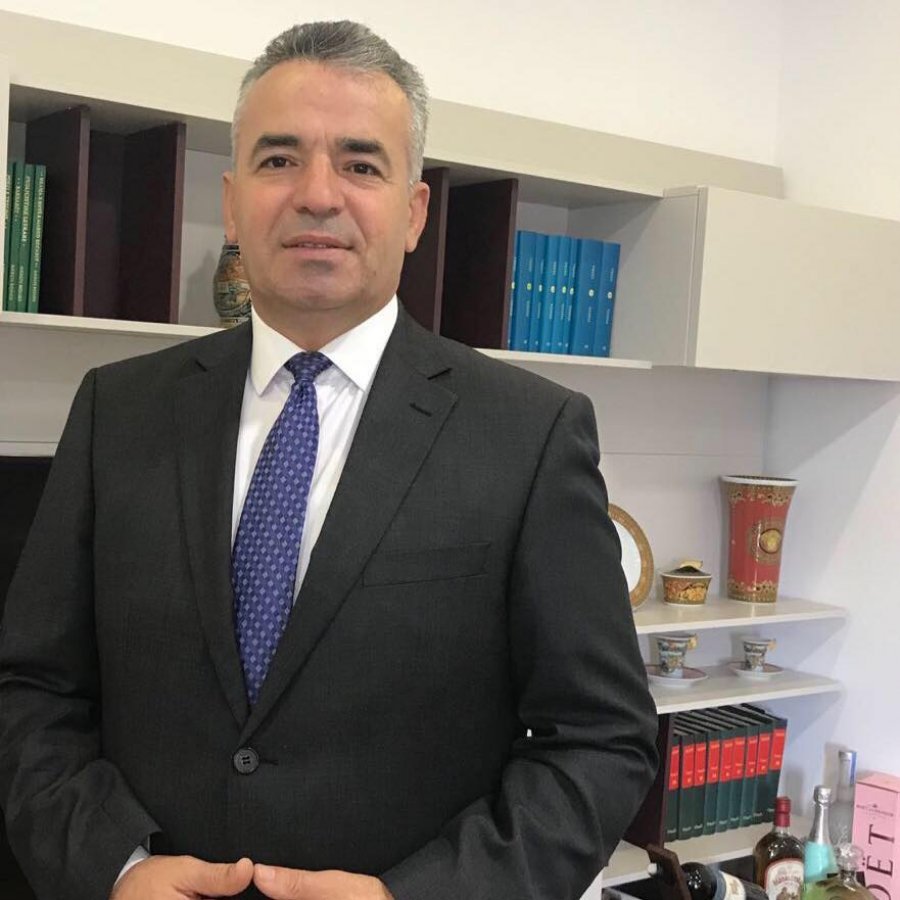 Dha dorëheqjen pas arrestimit të vëllait, ja kush e zëvendëson Arben Isarajn