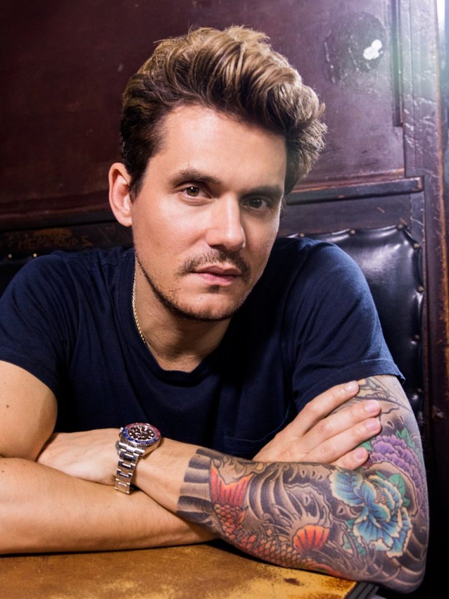 Këngëtari i famshëm sa femra ka dërguar në shtrat!