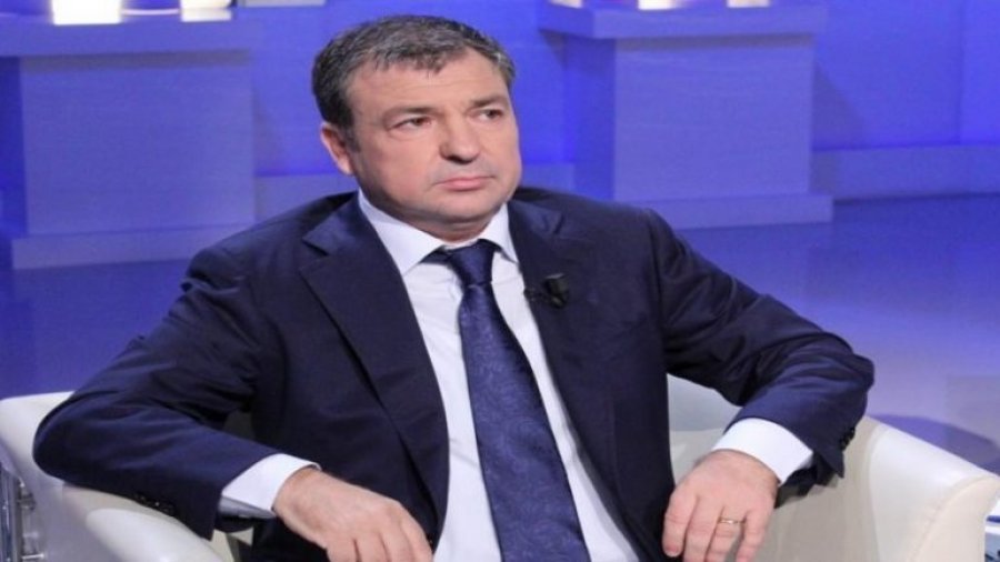 Denoncimi/ Ja si ndahen paratë mes djalit, babait dhe Dakos