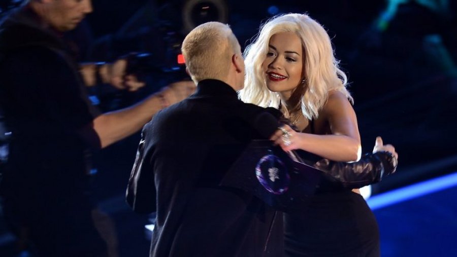 Rita Ora konfirmon bashkëpunim me reperin Eminem