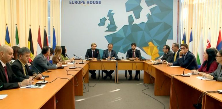 BE përshëndet arrestimet e të fortëve: Të ruhen rezultatet