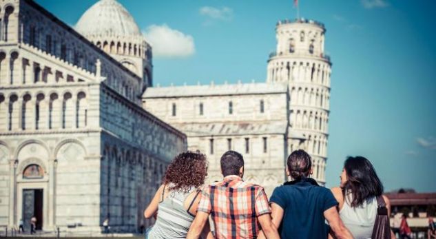 BE-ja u dhuron të rinjve 12.000 bileta udhëtimi për t’u njohur me Evropën