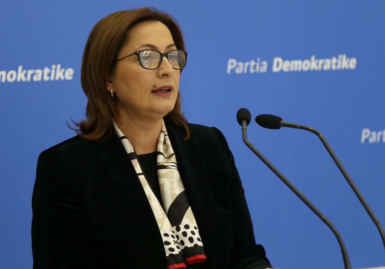 “3 përgjimet e Dakos me trafikantët janë vetëm fillimi”, PD: Prokuroria t’u thotë shqiptarëve kush e mbron