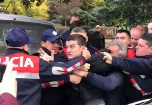 Gjymtoi efektiven me kapsollë, sot pritet masa e sigurisë për 18-vjeçarin