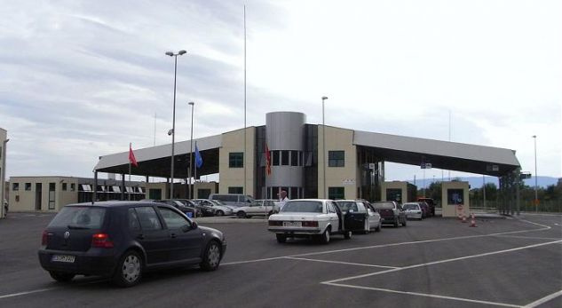 Kontrabandë me gomat e makinave, arrestohen 9 persona, 5 janë doganierë