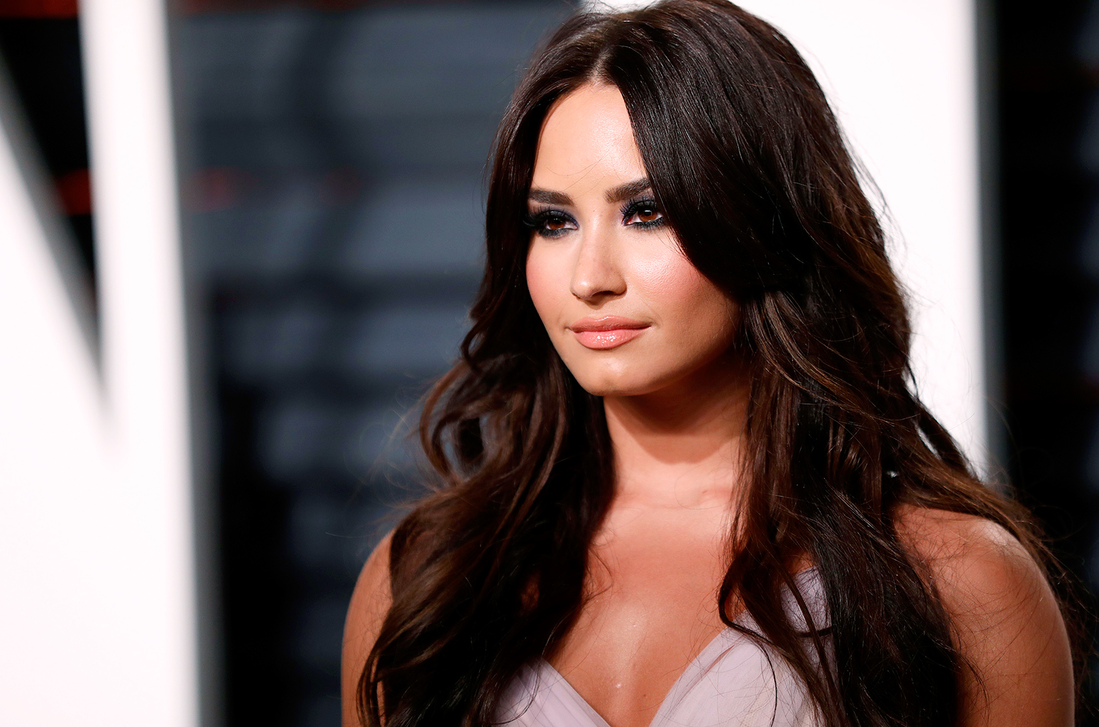 Demi Lovato “fshin” miqtë, kërkon të shmangë marrëdhëniet negative