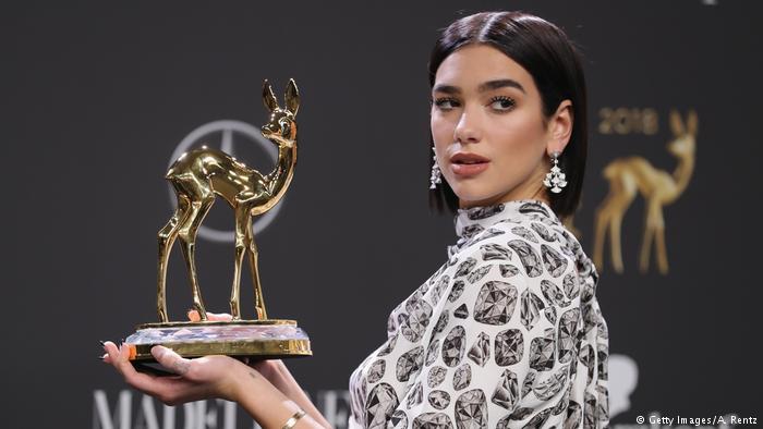 Dua Lipa merr Kaprollin e Artë në Berlin
