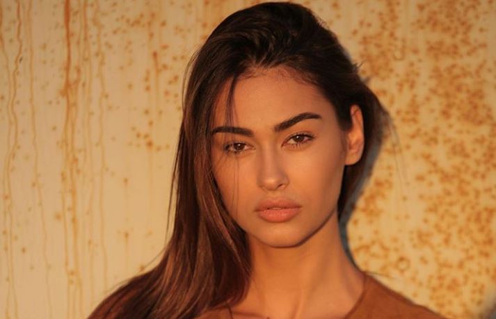 Modelja shqiptare: I kam pasur frikë laçianët, thoja do më rrëmbejnë