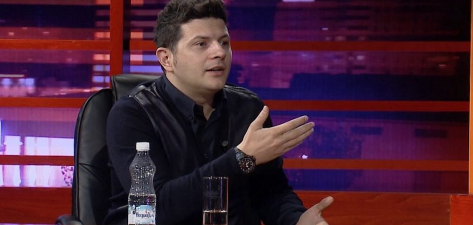 “Ajo më ngriti kurth”, Ermal Mamaqi flet për përplasjen me blogeren