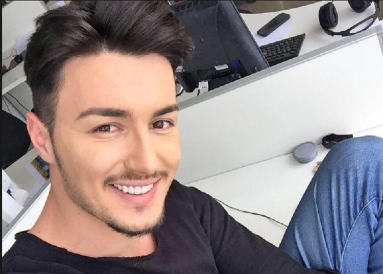 Moderatori shqiptar: Njerëzit e shëmtuar janë të këqij dhe të palumtur