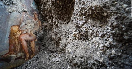 Arkeologët zbulojnë një afresk erotik në qytetin antik (FOTO)