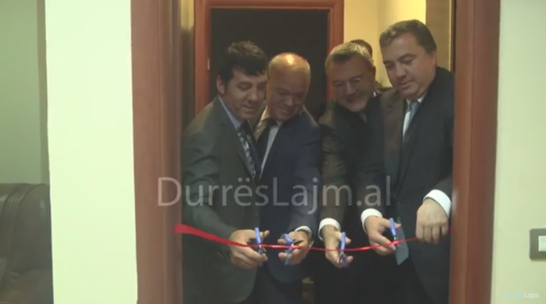 Hapet konsullata turke në Durrës (VIDEO)