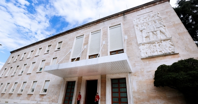 Qeveria cakton dhe 30 nëntorin pushim! Administrata do pushojë 5 ditë