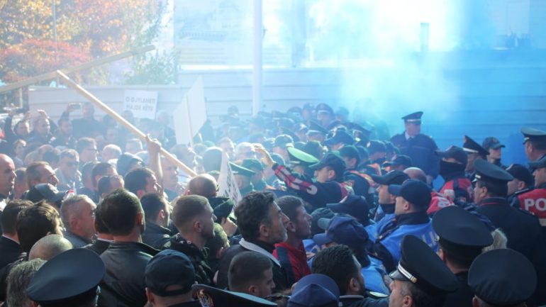 Dhuna në protestën e banorëve të Unazës së Re, reagon Avokati i Popullit