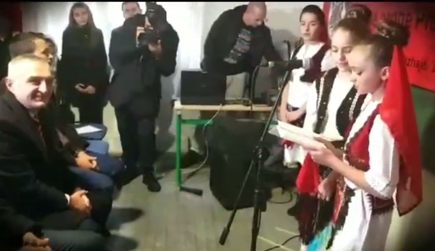 Dita e Pavarësisë, Presidenti Meta uron me një video emocionuese të dy nxënëseve
