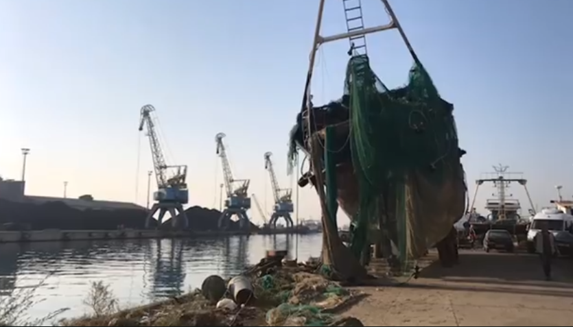 Policia e Shtetit në operacion ndërkombëtar, parandalohet ndotja masive në Durrës (VIDEO)