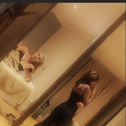 Aktorja durrsake shfaqet mjaft seksi në krevat (FOTO)