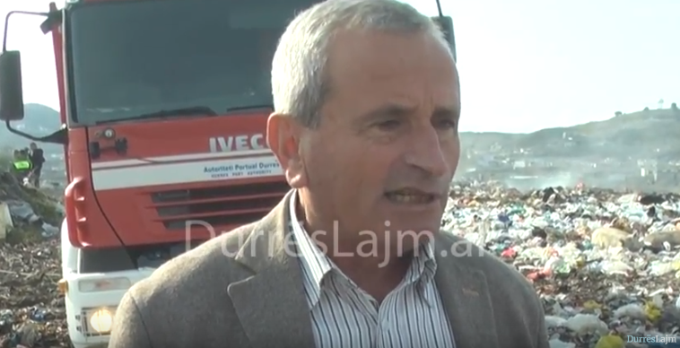 Durrsakët: Bëftë hajër Sandër Lleshi që shuan tymin e plehrave prej 25 vjetësh pa ndërprerje (VIDEO)