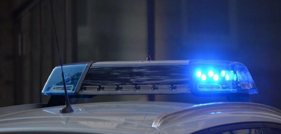 Shqiptari dhunon dy policët grekë