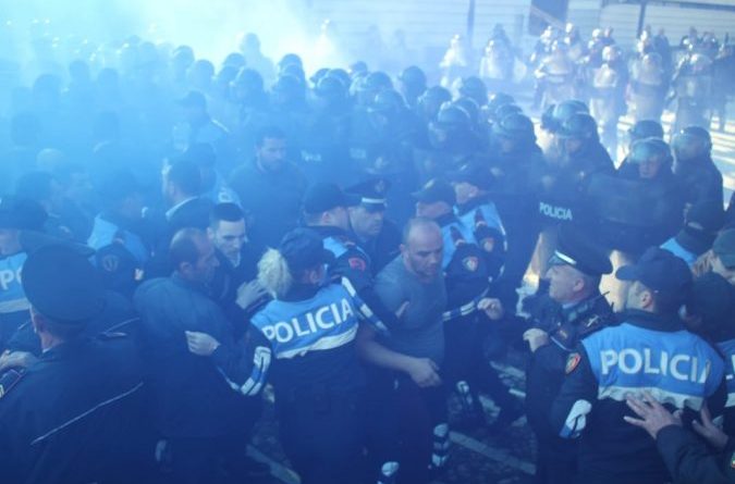 Plagosja e polices, Ministria e Brendshme: Lëndët plasëse shkatërrojnë edhe metalet