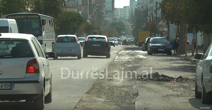 Gjendja e rënduar e rrugës &#8220;Aleksandër Goga&#8221; (VIDEO)